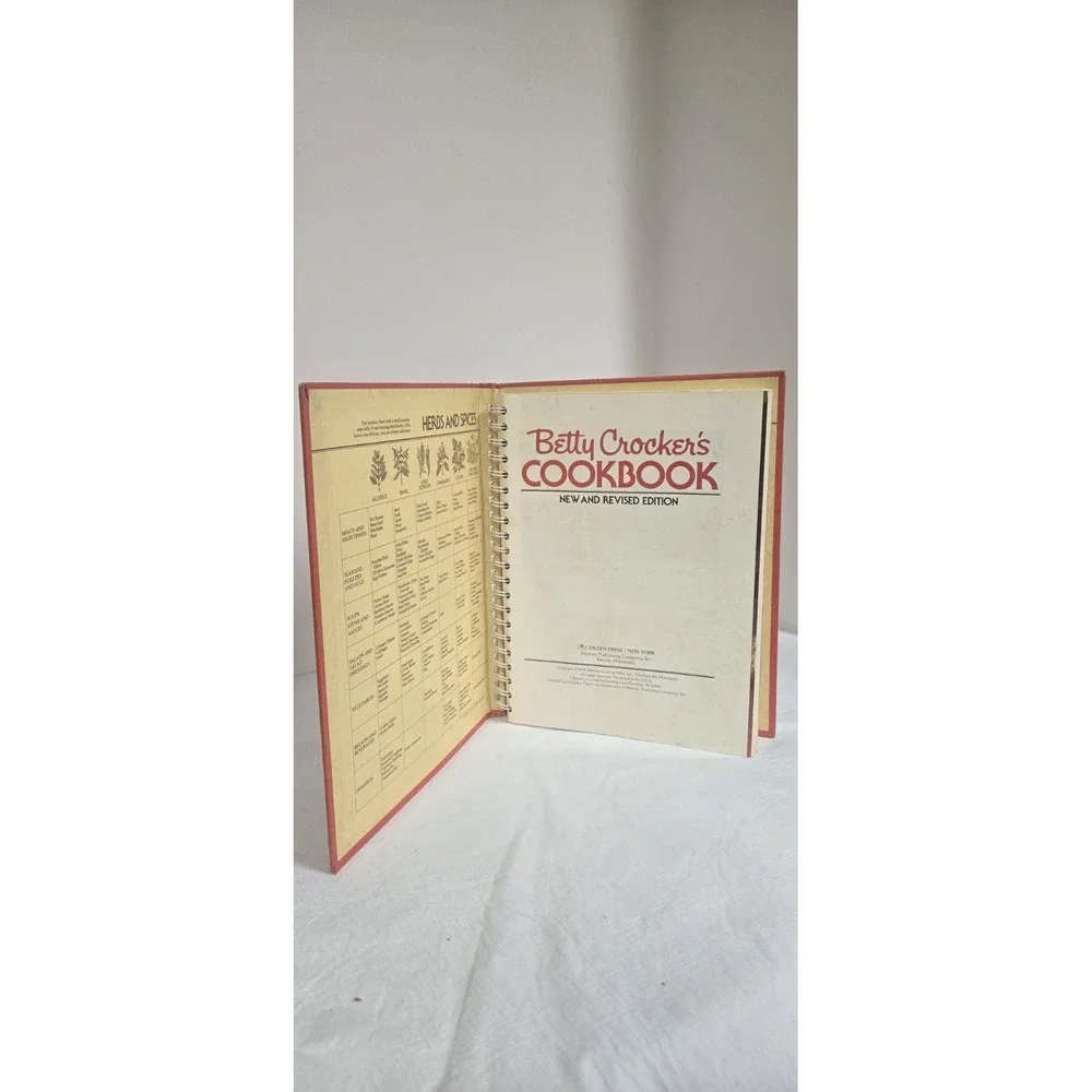 Betty‎ Crocker's Cookbook Spiral Binder Hardcover 1978 Vintage Revised Edition